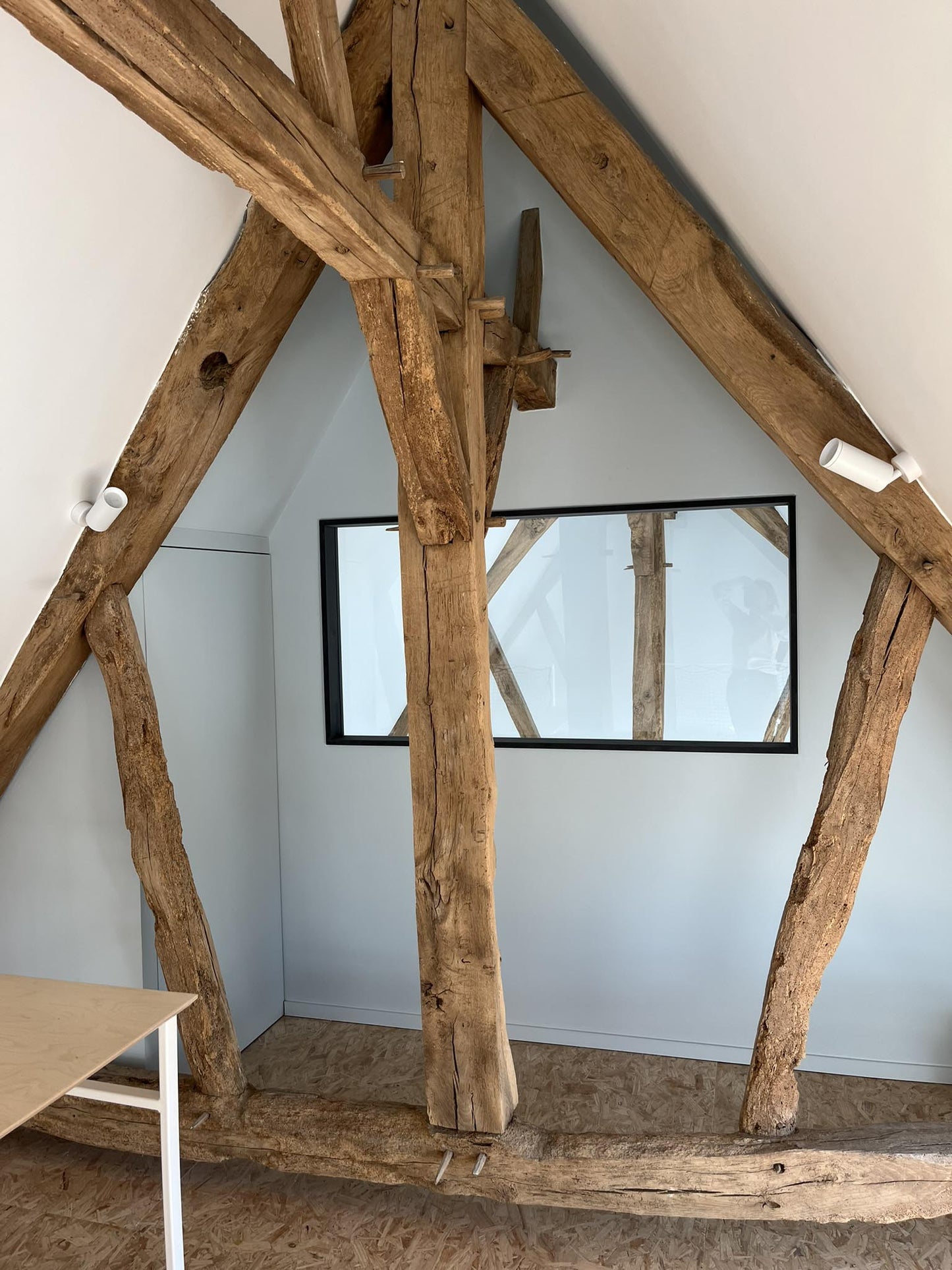 Reconversion d'un ancien cellier en bureaux et locaux sociaux