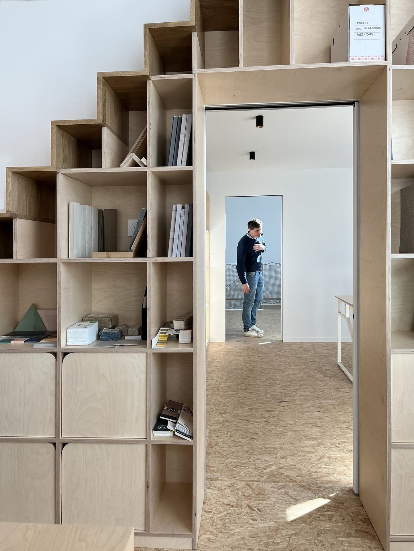 Reconversion d'un ancien cellier en bureaux et locaux sociaux