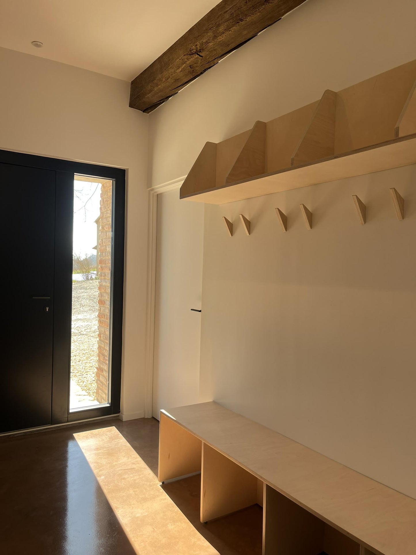 Reconversion d'un ancien cellier en bureaux et locaux sociaux